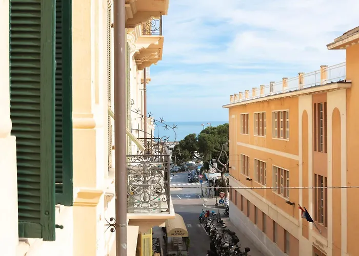 H11 Lumiere D'or Centro Апартаменты *